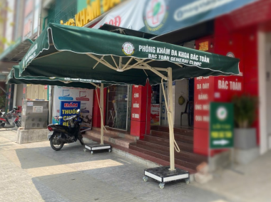 Ô DÙ NGOÀI TRỜI HÀ TĨNH 2026 – Ô LỆCH TÂM CHO PHÒNG KHÁM QUẦY THUỐC Y TẾ | Ô DÙ ĐẸP